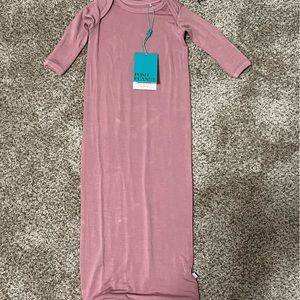New with tags posh peanut zippered gown • 0-3 months • dusty rose